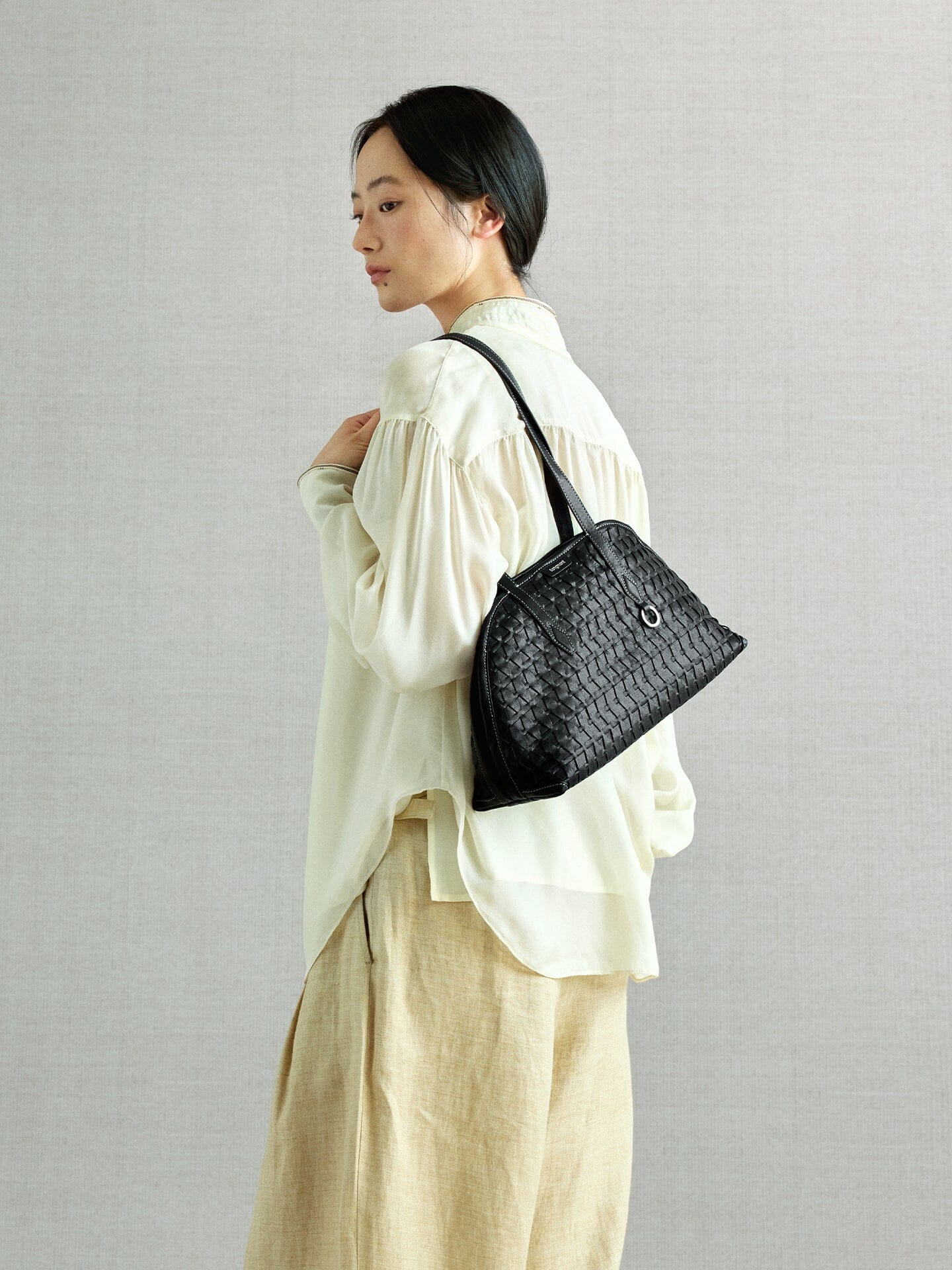 Lattice Shellseeker Bag - Image 2